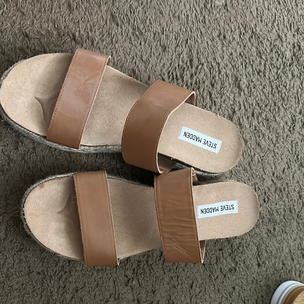 Steve Madden Tan Sandals Minimalist Design